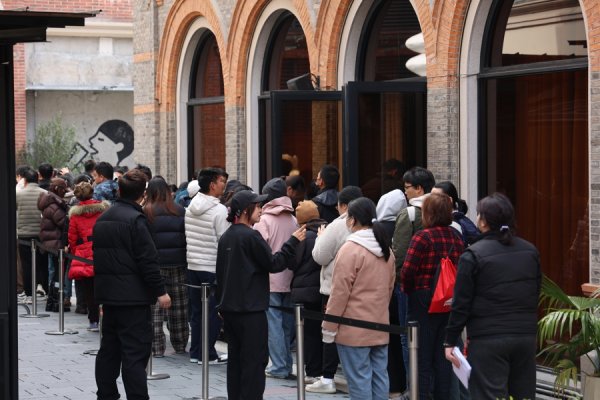 首日排队5小时！喜茶lab 2.0全国首店落地上海