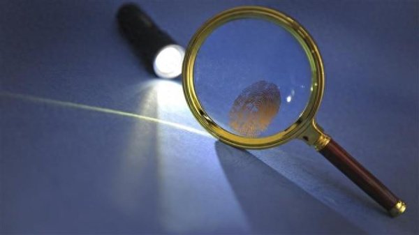 借公务出差之机公款旅游，公车私用……包正清被“双开”